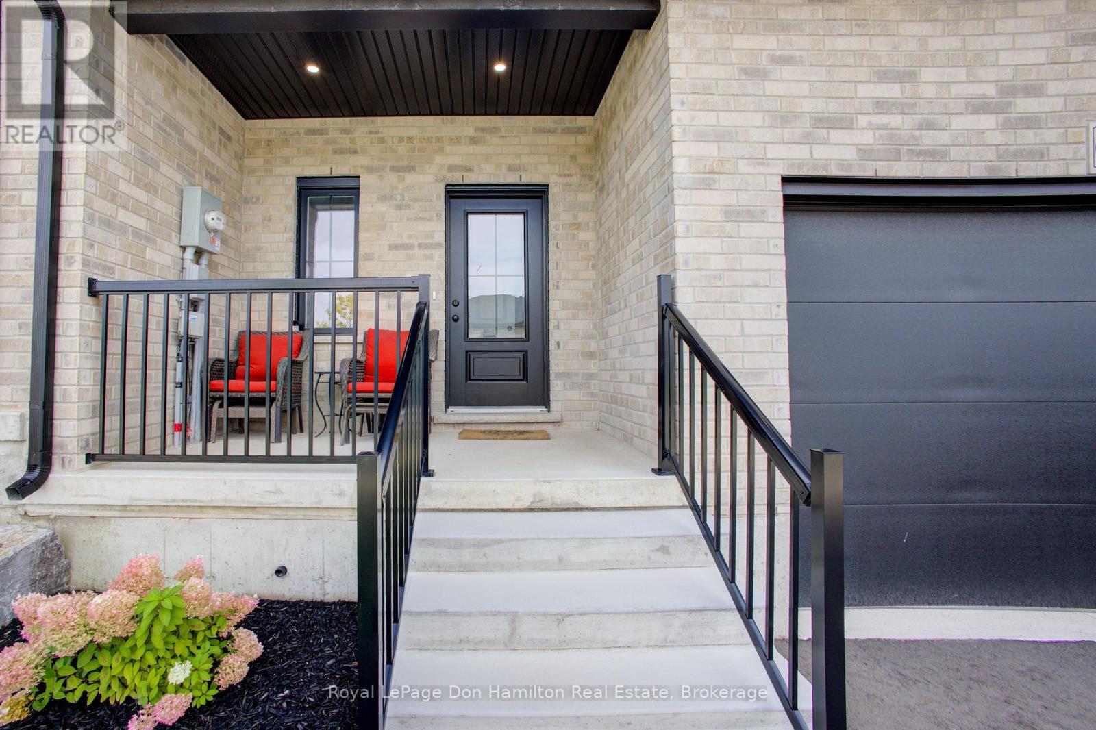 654 Wray Avenue S, North Perth, Ontario  N4W 3K9 - Photo 2 - X12387237