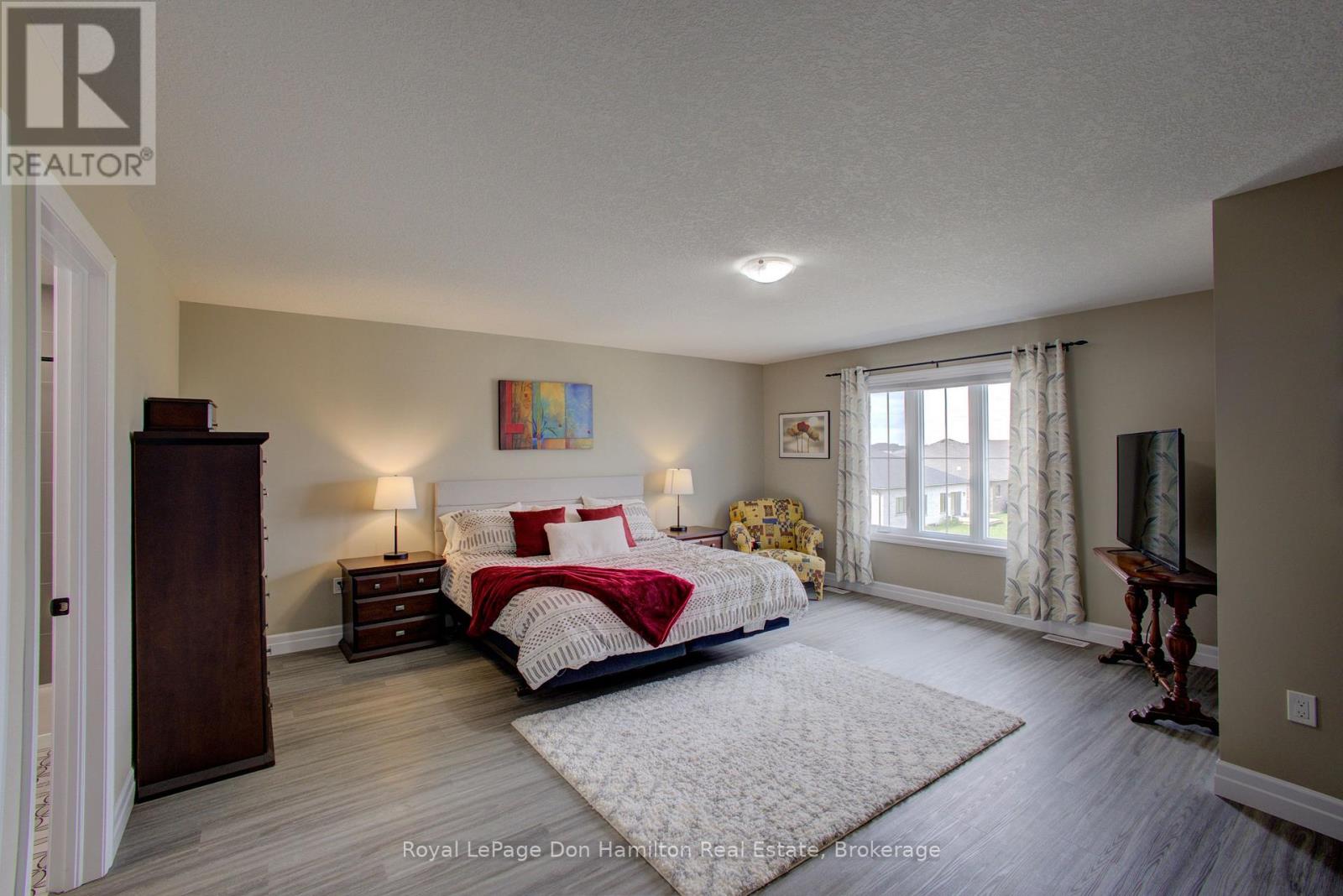 654 Wray Avenue S, North Perth, Ontario  N4W 3K9 - Photo 22 - X12387237