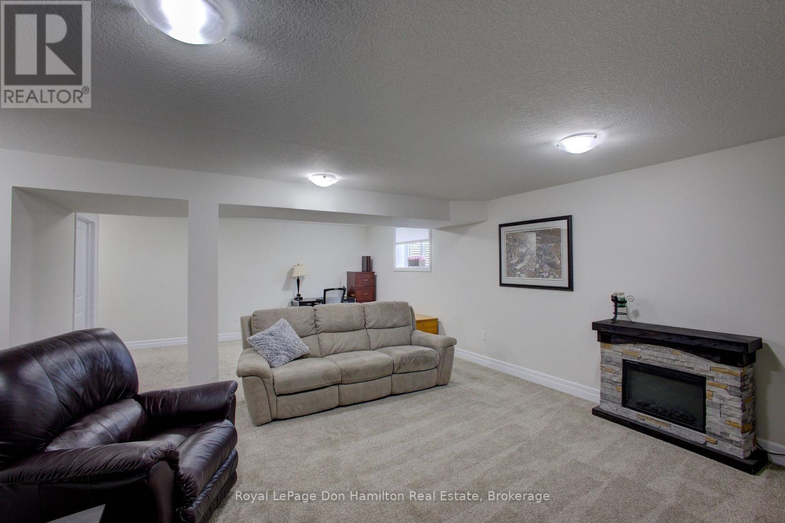 654 Wray Avenue S, North Perth, Ontario  N4W 3K9 - Photo 33 - X12387237