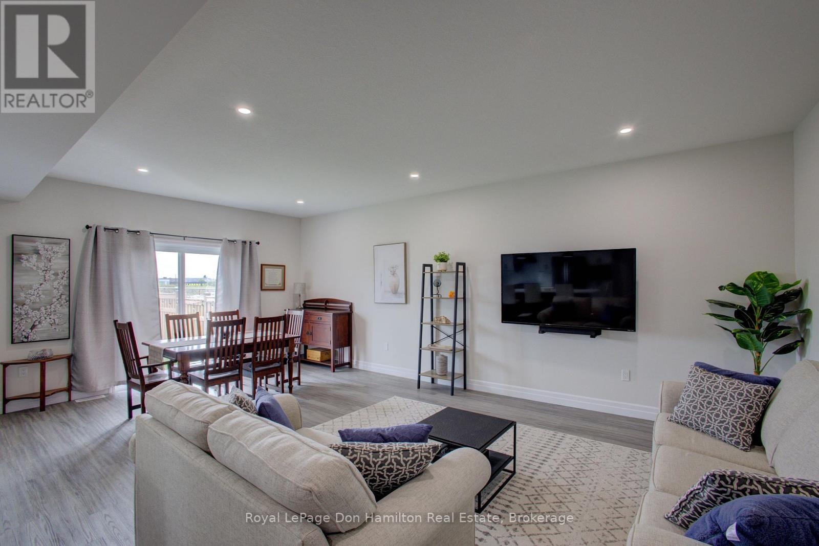 654 Wray Avenue S, North Perth, Ontario  N4W 3K9 - Photo 7 - X12387237