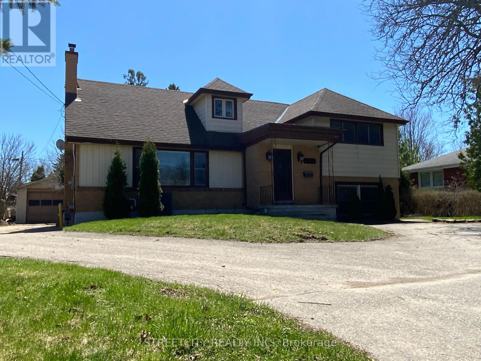 924 Valetta Street, London North, Ontario  N6H 2Z6 - Photo 1 - X12389201