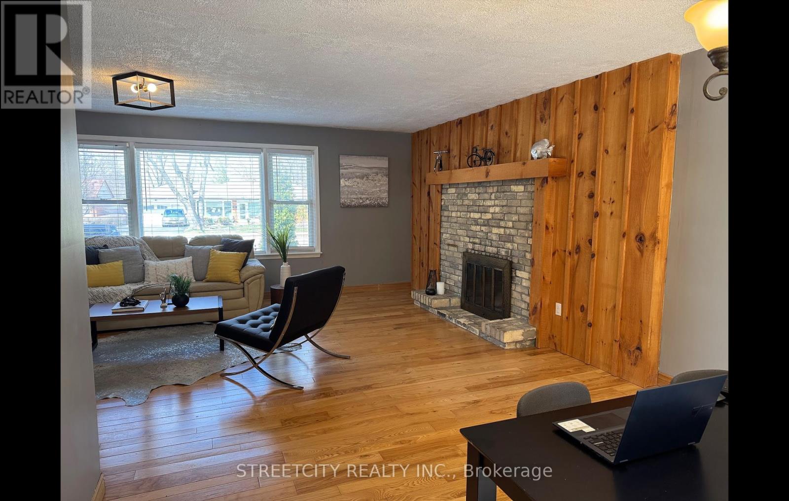 924 Valetta Street, London North, Ontario  N6H 2Z6 - Photo 4 - X12389201