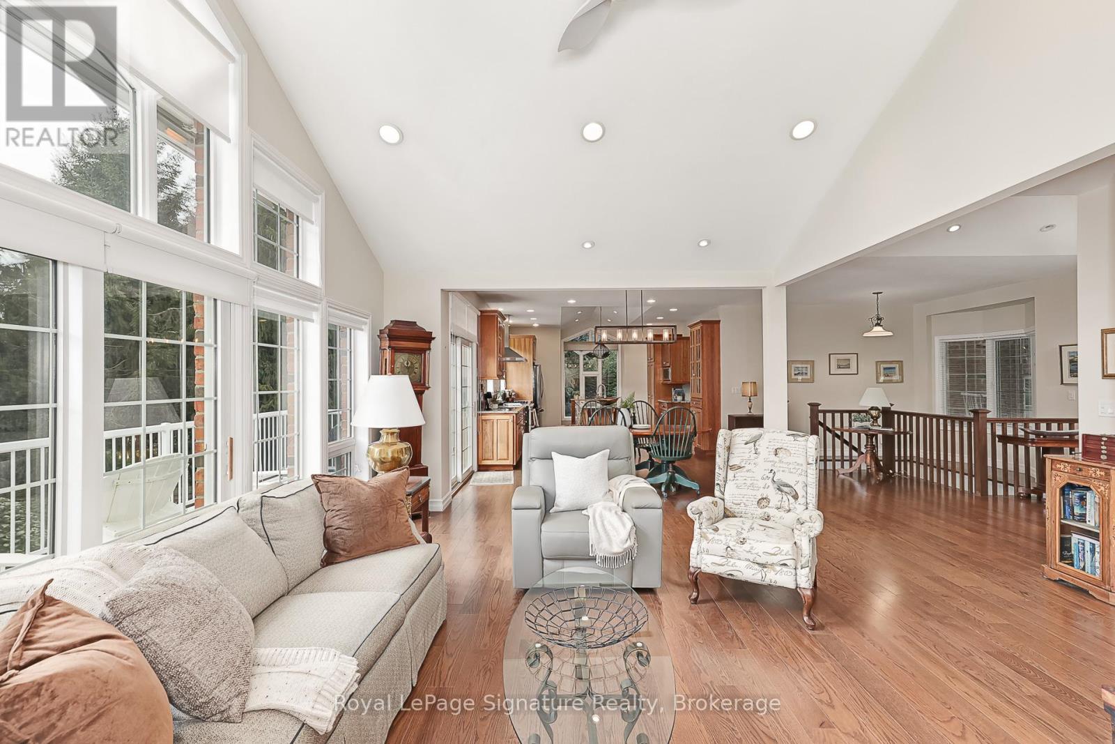 180 Russell Street E, Blue Mountains, Ontario  N0H 1J0 - Photo 13 - X12389195