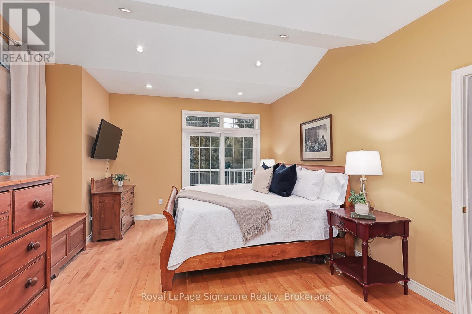 180 Russell Street E, Blue Mountains, Ontario  N0H 1J0 - Photo 17 - X12389195