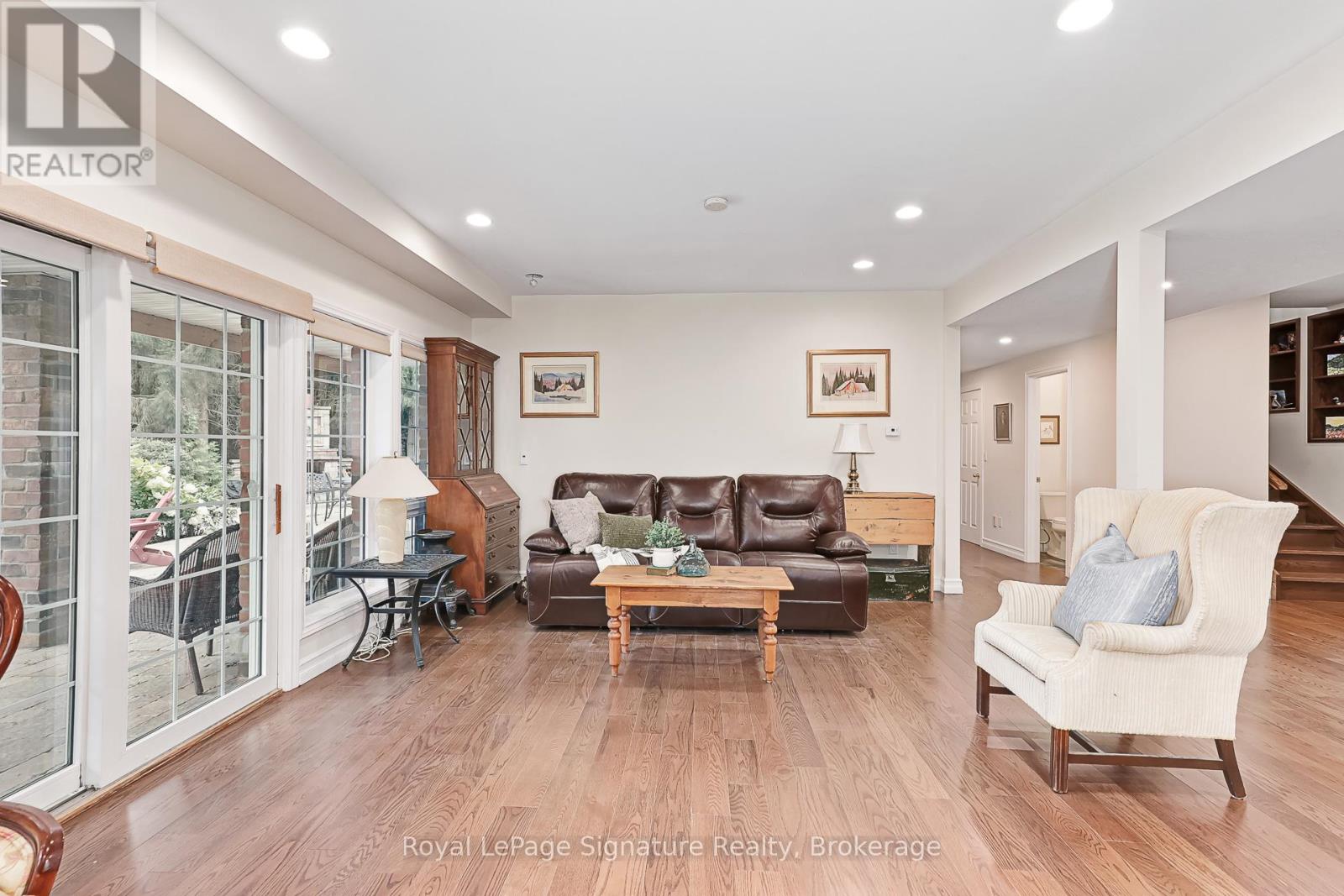 180 Russell Street E, Blue Mountains, Ontario  N0H 1J0 - Photo 23 - X12389195