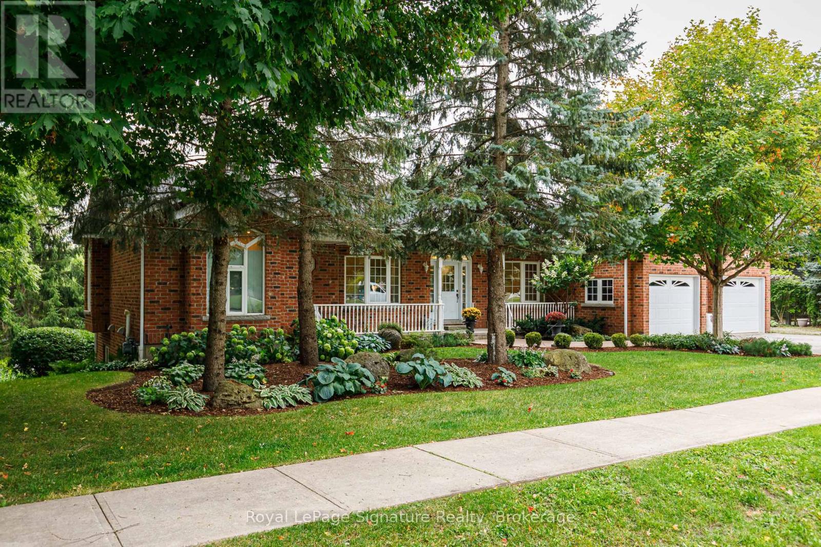 180 Russell Street E, Blue Mountains, Ontario  N0H 1J0 - Photo 4 - X12389195