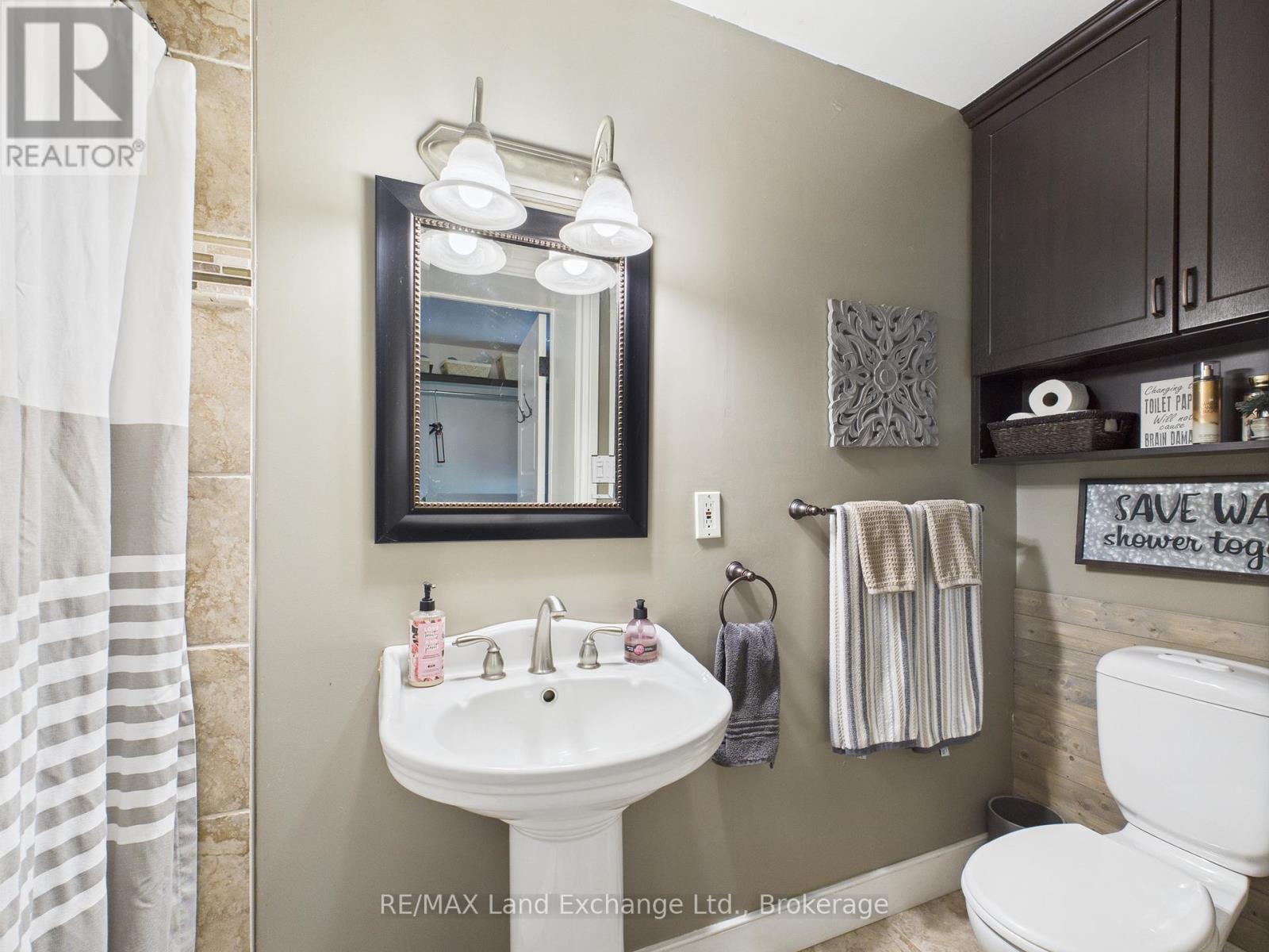 20 Queen Street, Huron-Kinloss, Ontario  N0G 2R0 - Photo 16 - X12389229