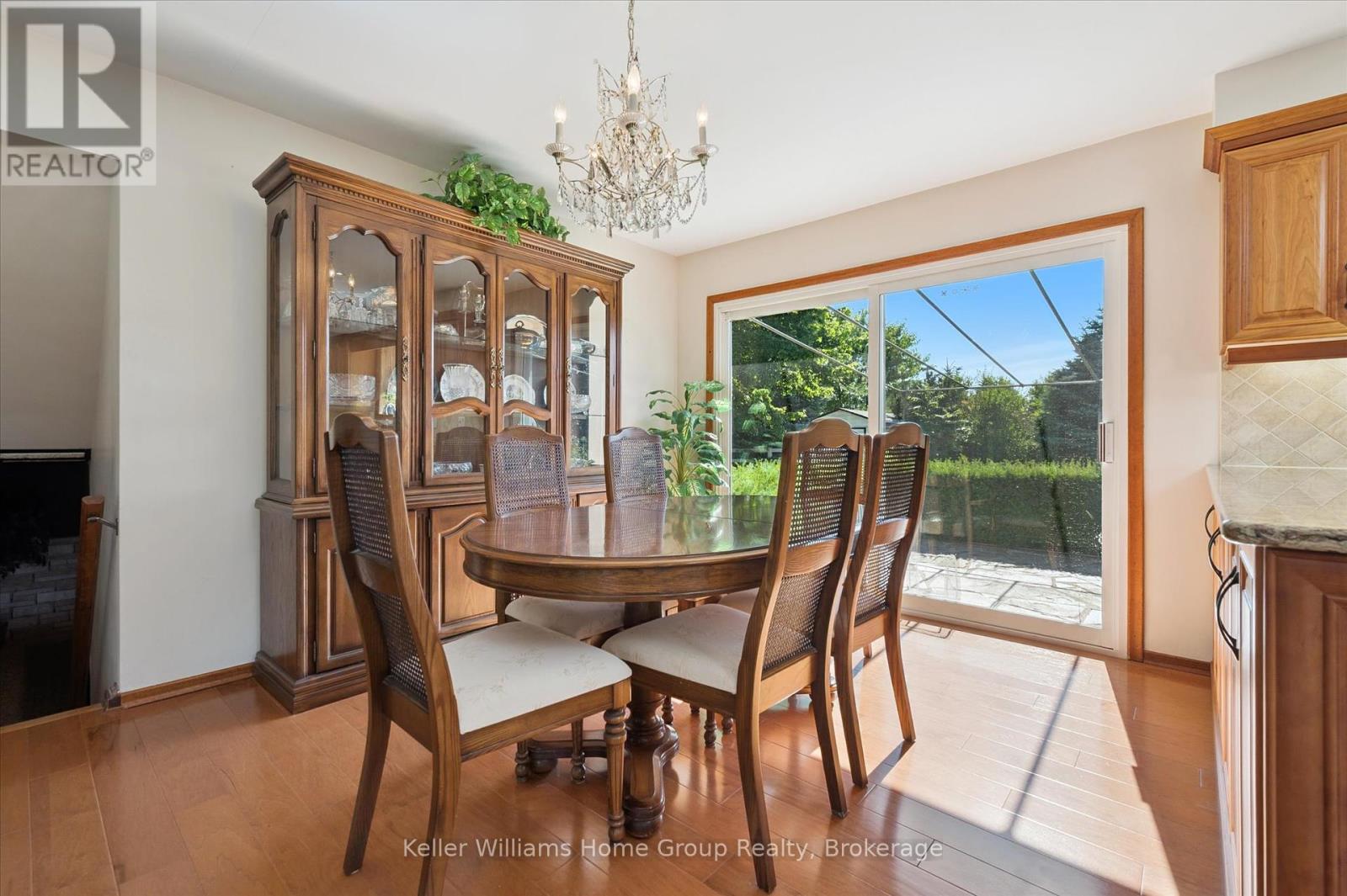 27 Peel Street E, Mapleton, Ontario  N0B 1A0 - Photo 10 - X12389272