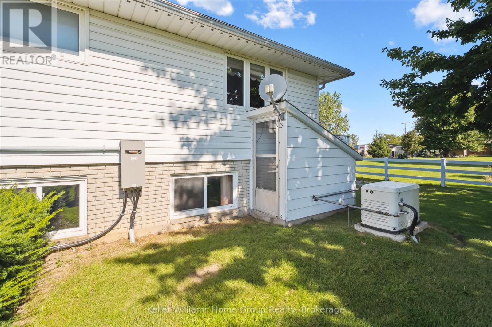 27 Peel Street E, Mapleton, Ontario  N0B 1A0 - Photo 36 - X12389272