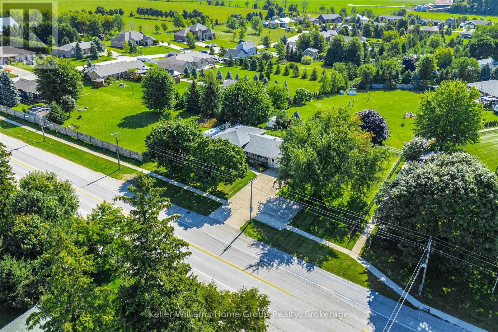 27 Peel Street E, Mapleton, Ontario  N0B 1A0 - Photo 44 - X12389272