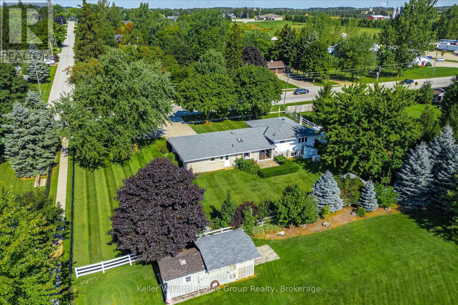 27 Peel Street E, Mapleton, Ontario  N0B 1A0 - Photo 46 - X12389272
