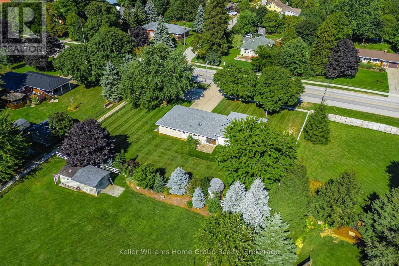27 Peel Street E, Mapleton, Ontario  N0B 1A0 - Photo 47 - X12389272