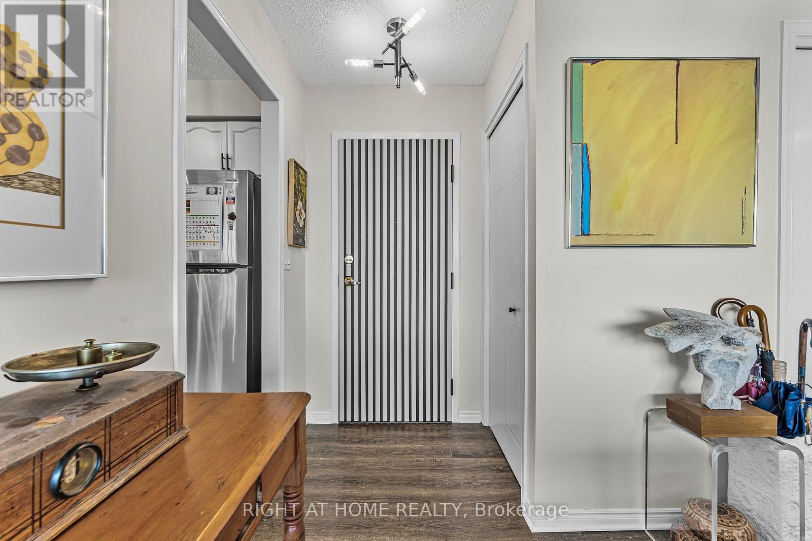 707 - 81 Scott Street, St. Catharines, Ontario  L2N 7L5 - Photo 8 - X12388909