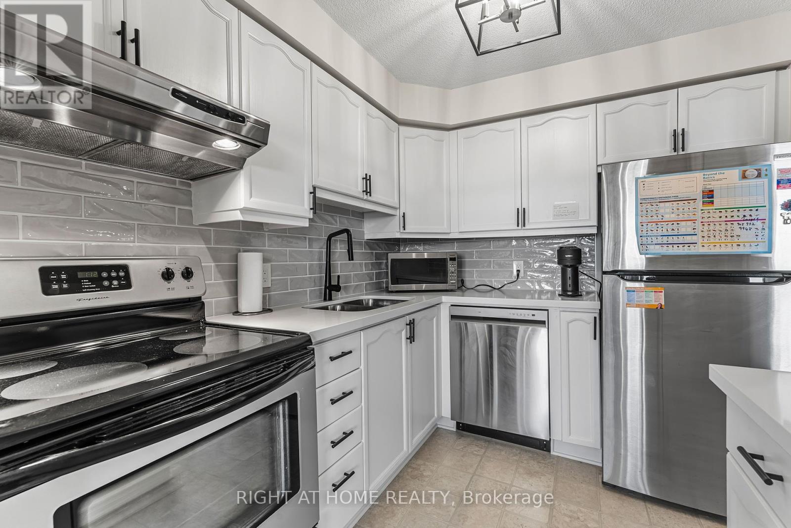 707 - 81 Scott Street, St. Catharines, Ontario  L2N 7L5 - Photo 10 - X12388909