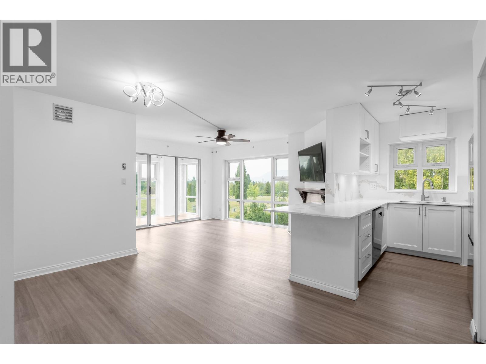 PH6 4868 FRASER STREET, Vancouver, British Columbia