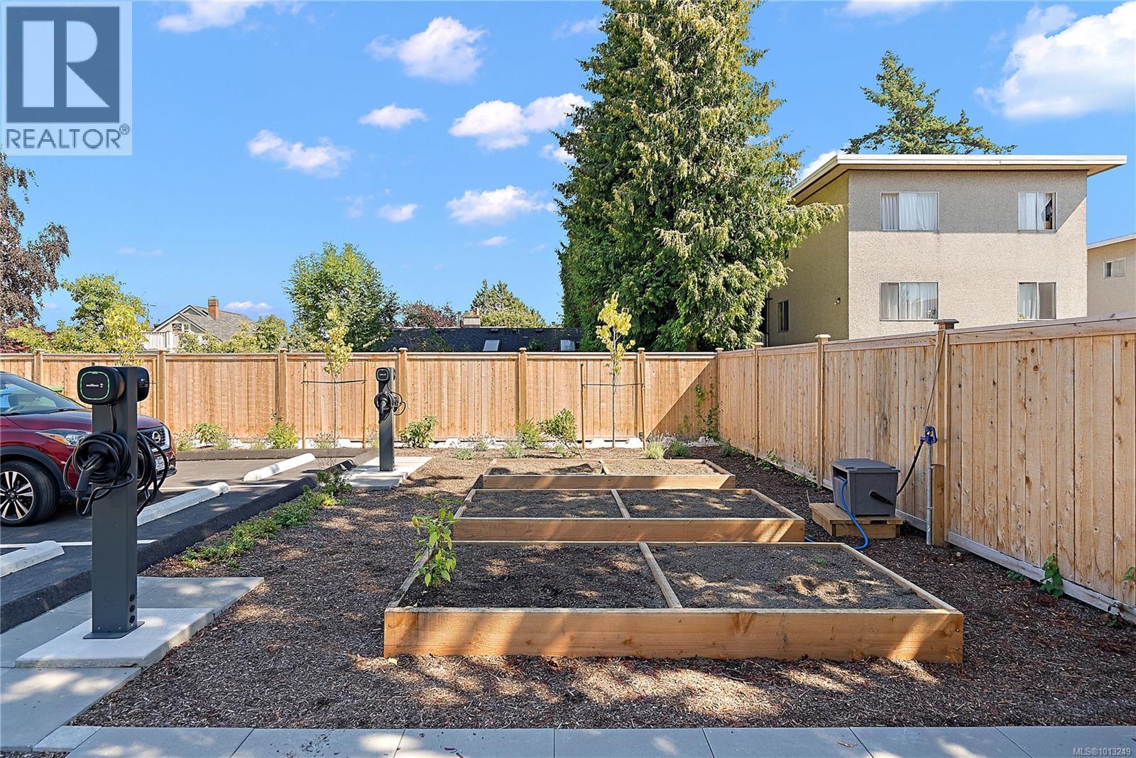 302 483 South Joffre St, Esquimalt, British Columbia  V9A 6C7 - Photo 31 - 1013249