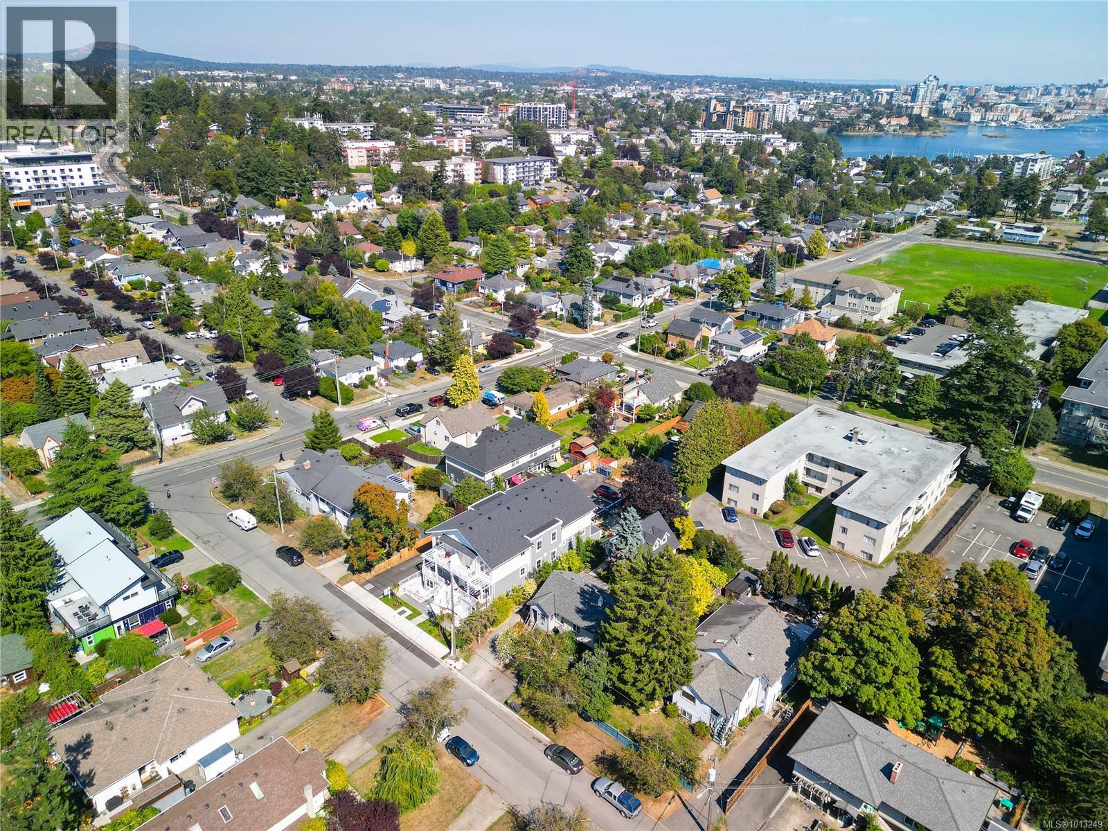 302 483 South Joffre St, Esquimalt, British Columbia  V9A 6C7 - Photo 37 - 1013249