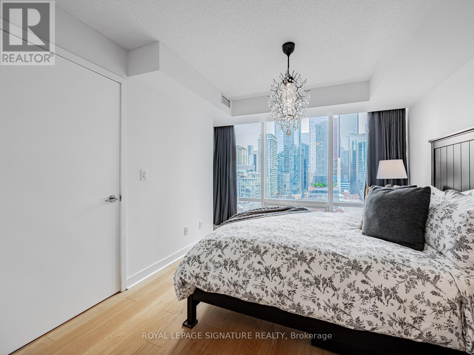 1804 - 295 Adelaide Street W, Toronto, Ontario  M5V 0L4 - Photo 15 - C12389043