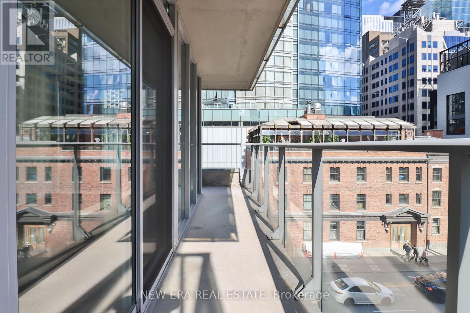 411 - 126 Simcoe Street, Toronto, Ontario  M5H 4E6 - Photo 13 - C12389130