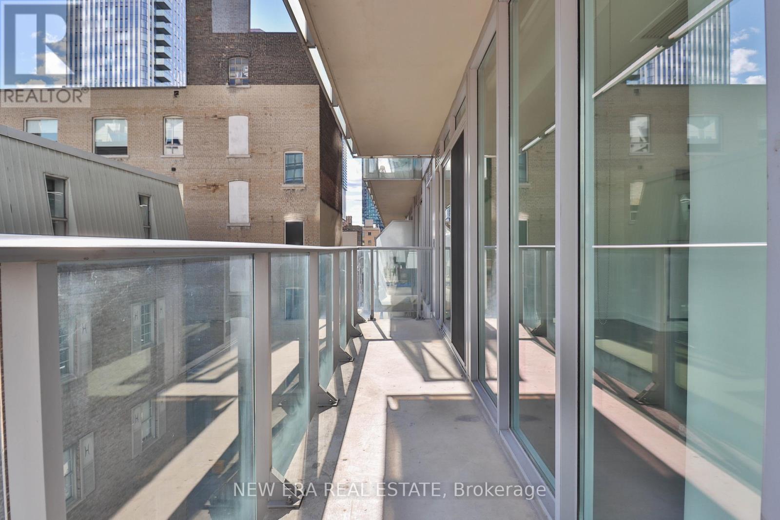 411 - 126 Simcoe Street, Toronto, Ontario  M5H 4E6 - Photo 14 - C12389130