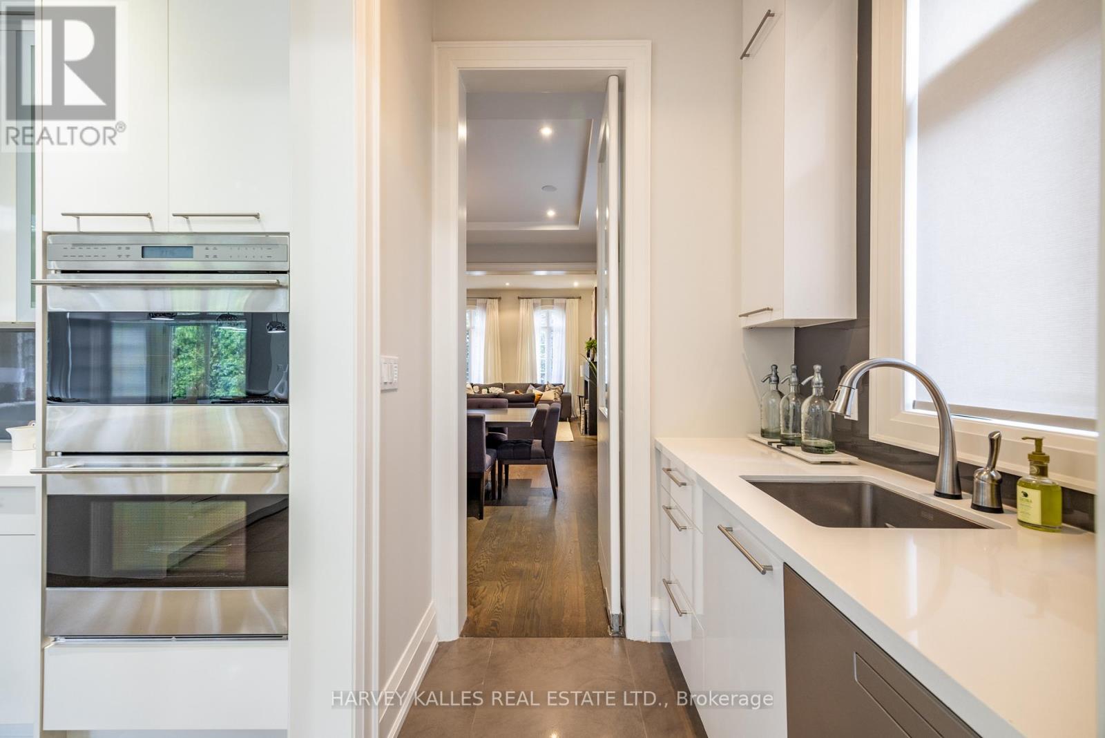 14 Sulgrave Crescent, Toronto, Ontario  M2L 1W6 - Photo 16 - C12389155