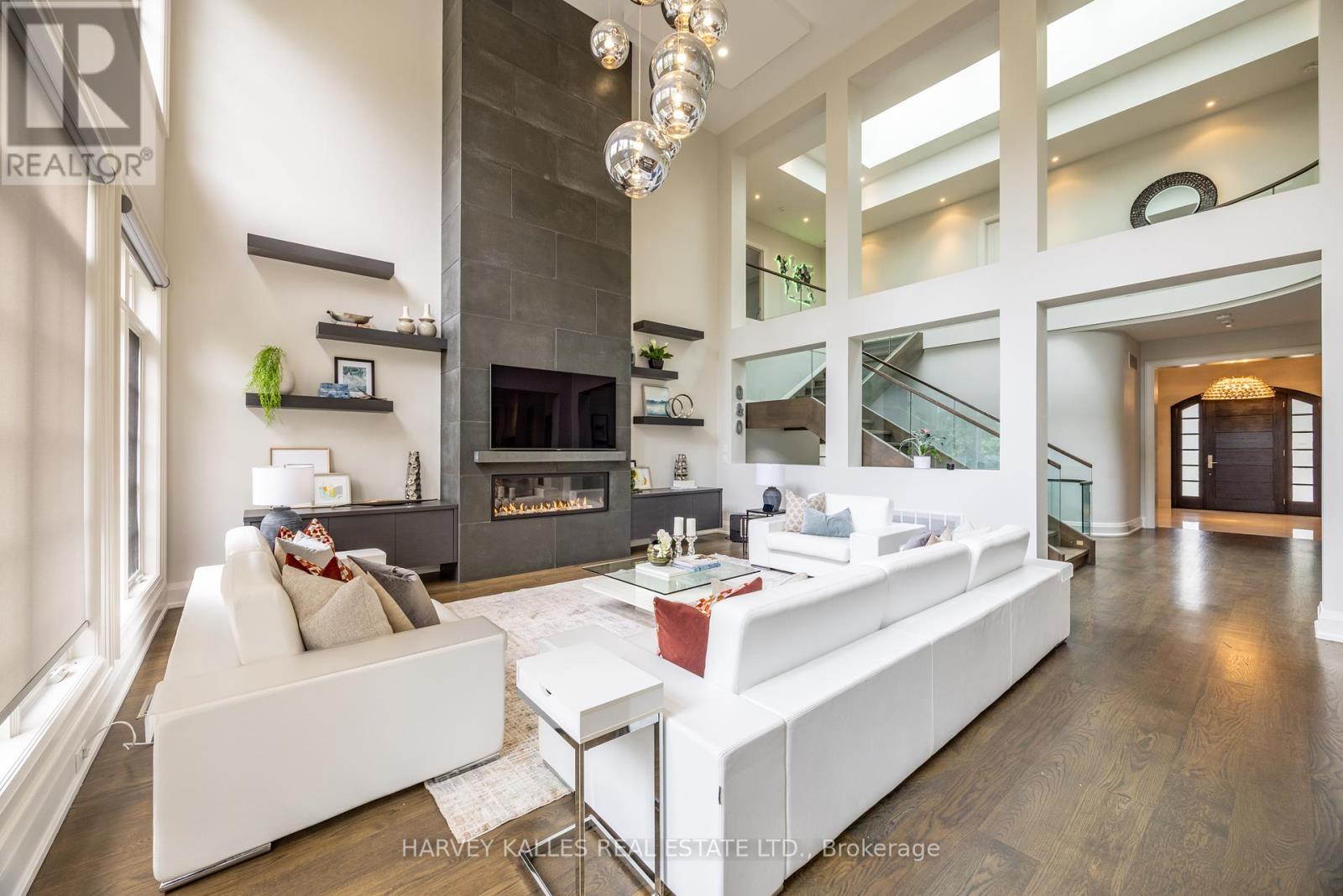 14 Sulgrave Crescent, Toronto, Ontario  M2L 1W6 - Photo 18 - C12389155
