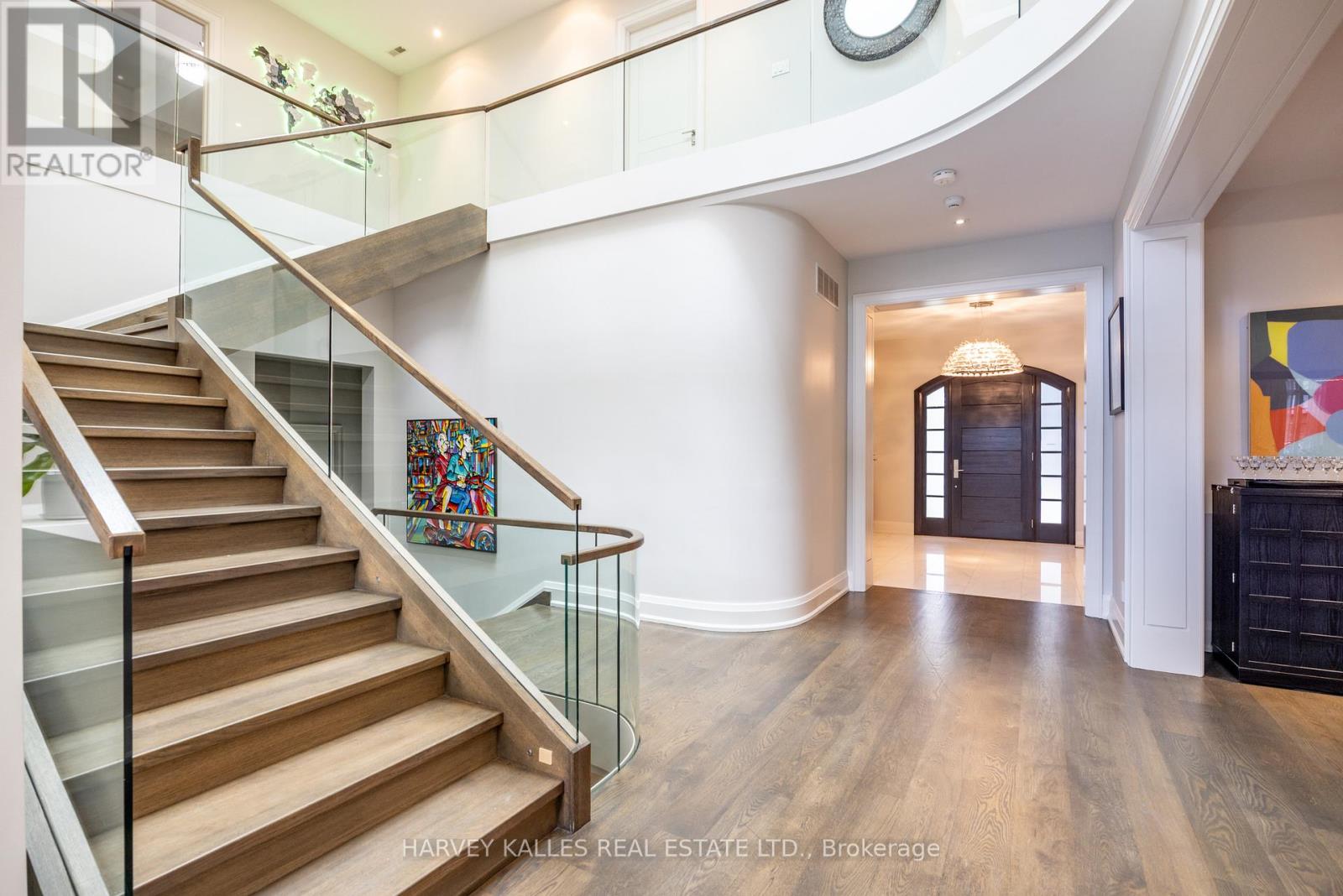 14 Sulgrave Crescent, Toronto, Ontario  M2L 1W6 - Photo 3 - C12389155