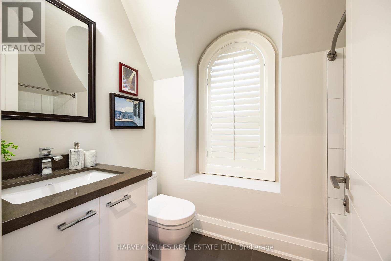 14 Sulgrave Crescent, Toronto, Ontario  M2L 1W6 - Photo 33 - C12389155