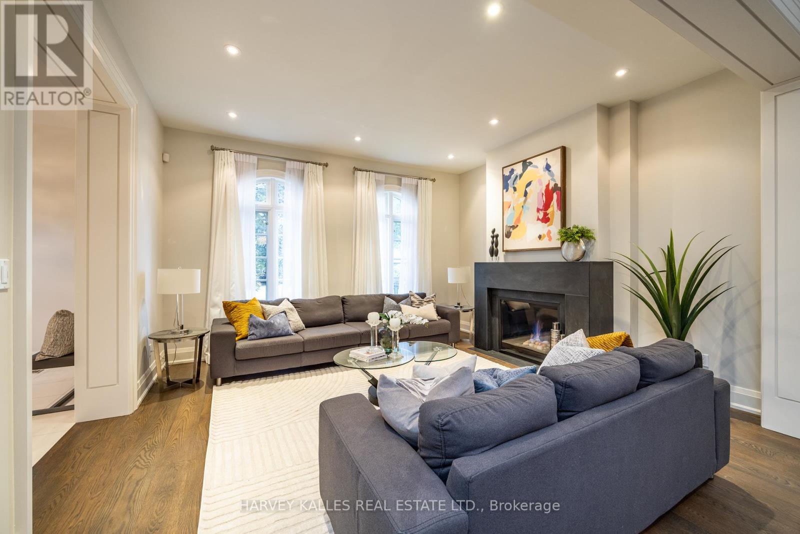 14 Sulgrave Crescent, Toronto, Ontario  M2L 1W6 - Photo 7 - C12389155