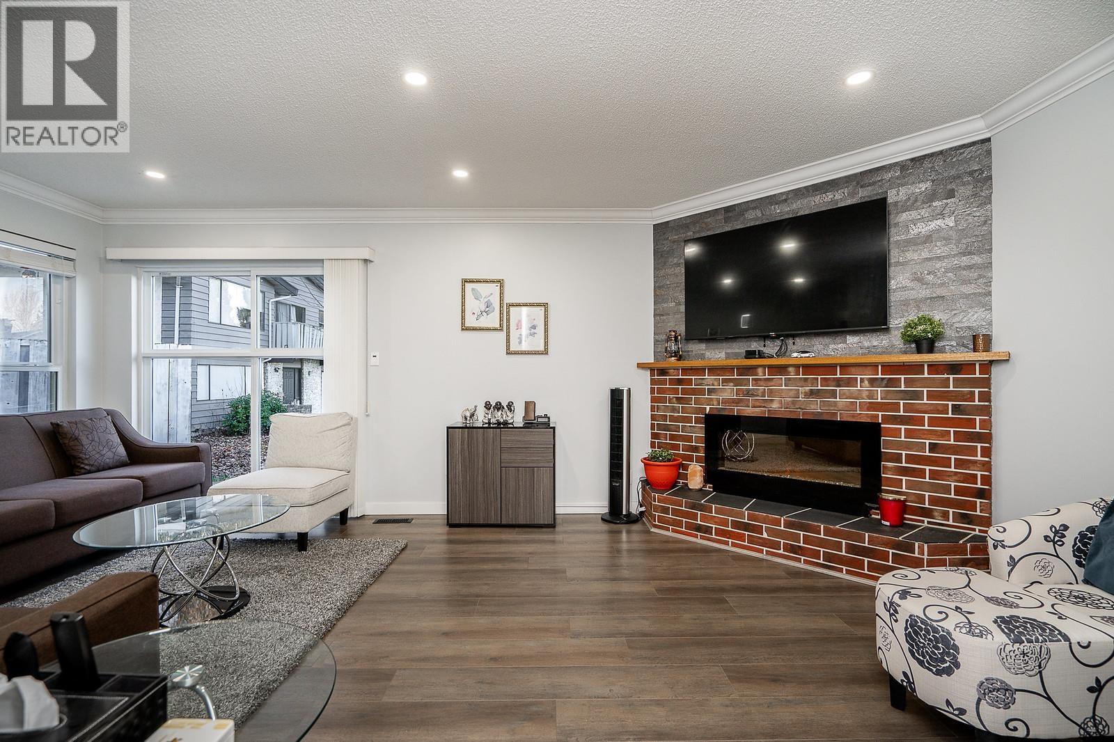 Property at 1648 ST. ALBERT AVENUE image 3