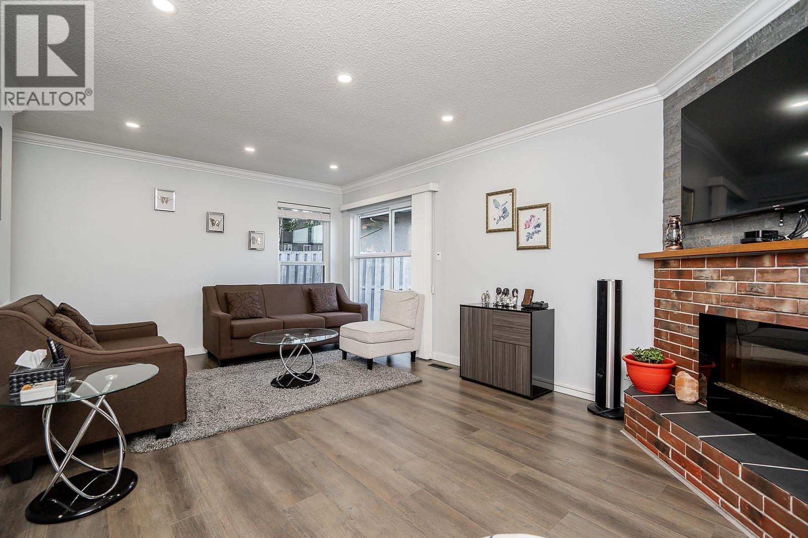Property at 1648 ST. ALBERT AVENUE image 5