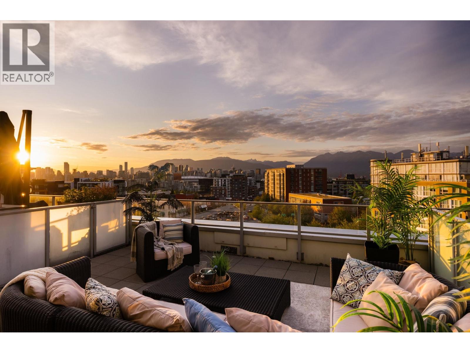 602 2508 WATSON STREET, Vancouver, British Columbia