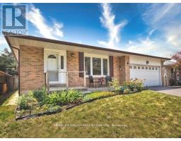 124 CLAPPISON BOULEVARD, Toronto, Ontario