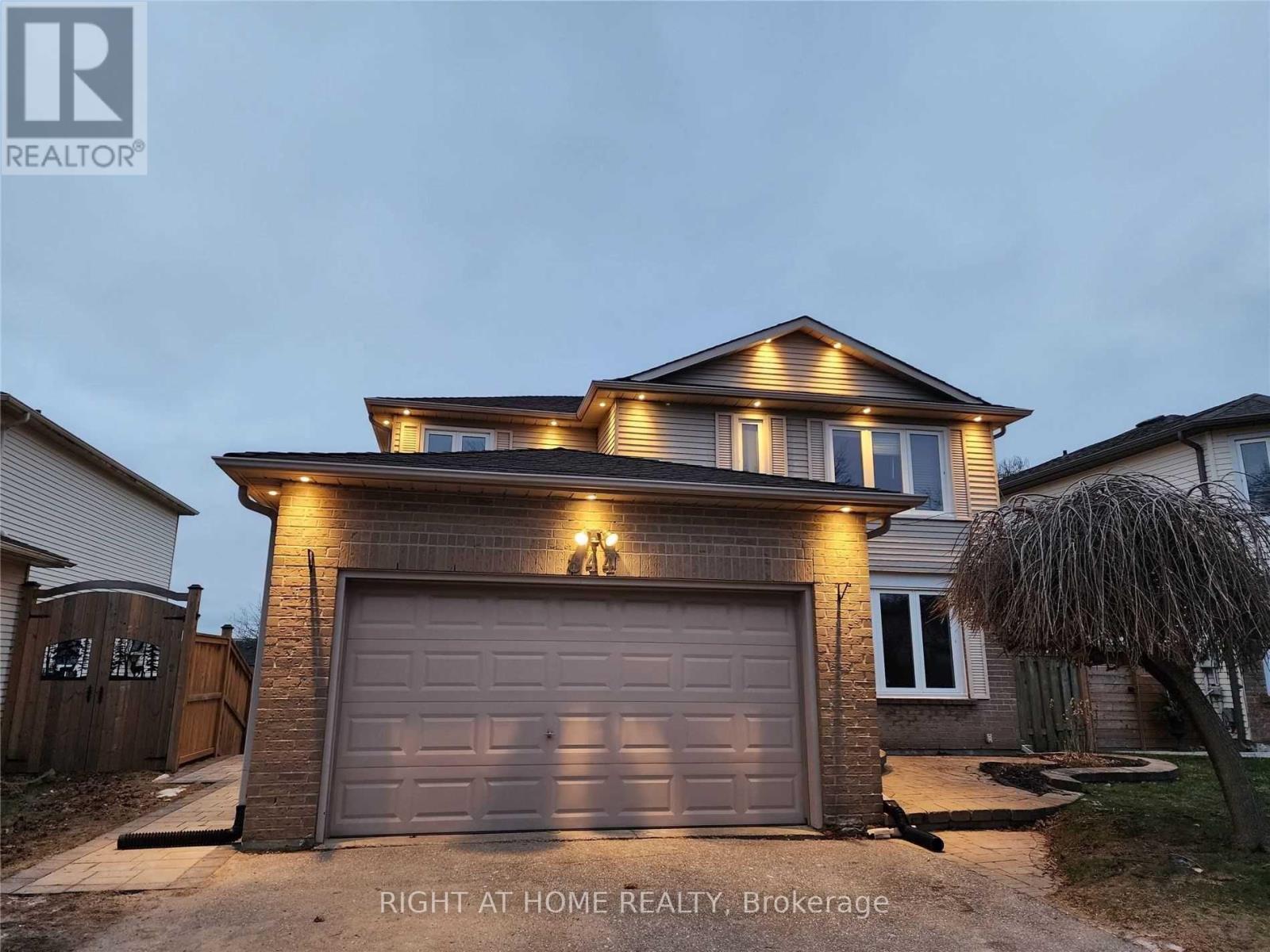 844 Crowells Street, Oshawa, Ontario  L1K 1X3 - Photo 1 - E12389125