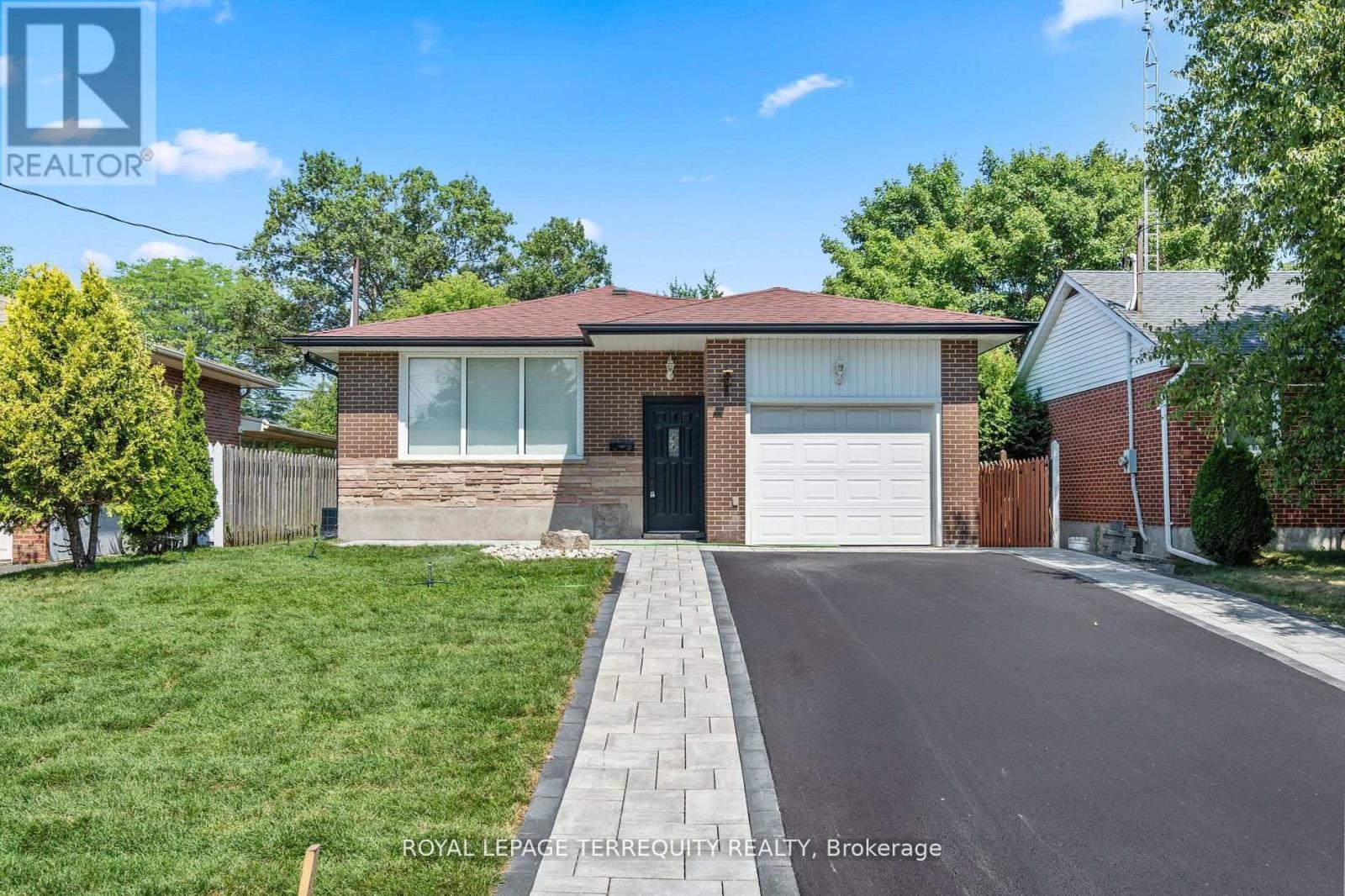 Main Floor - 116 Byng Avenue, Oshawa, Ontario  L1G 3N3 - Photo 1 - E12389172