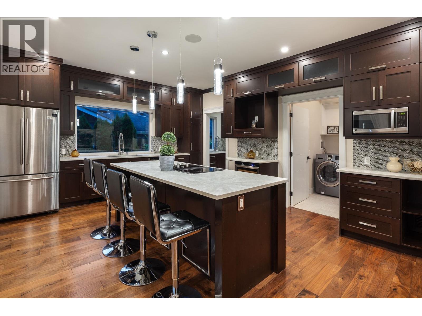 839 W 20th Street, North Vancouver, British Columbia  V7P 2B5 - Photo 10 - R3044743