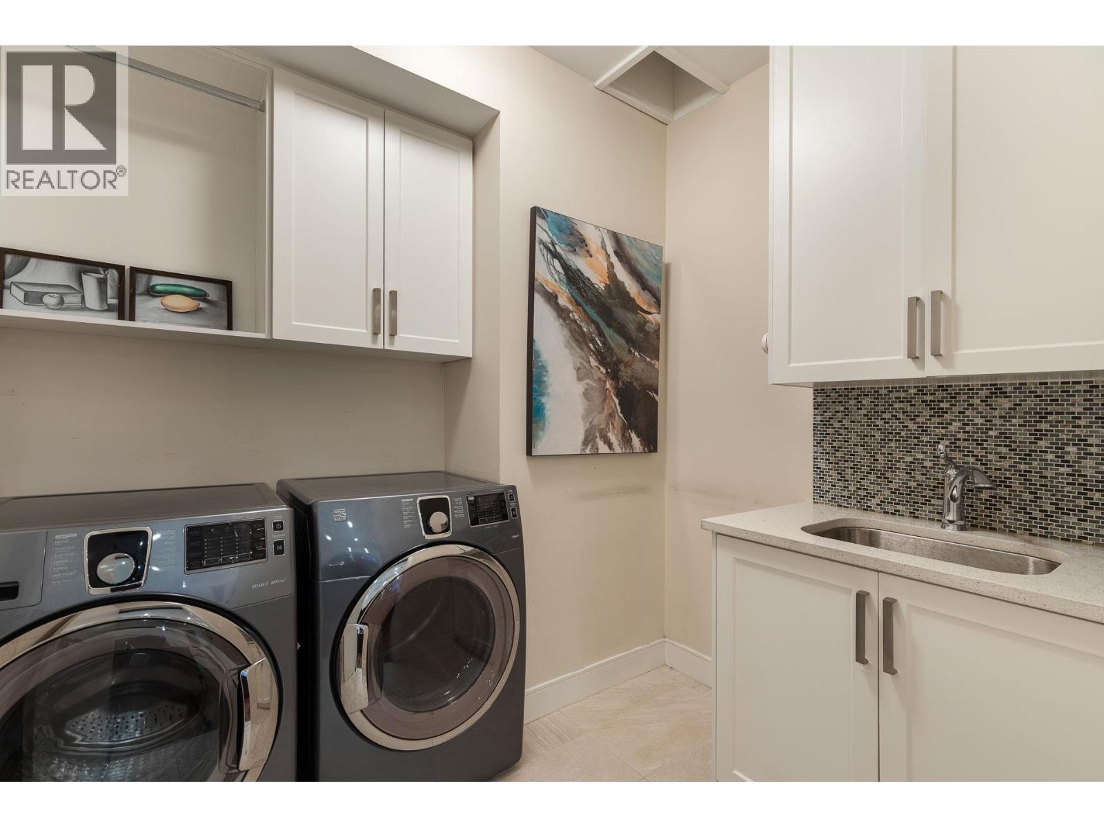 839 W 20th Street, North Vancouver, British Columbia  V7P 2B5 - Photo 16 - R3044743