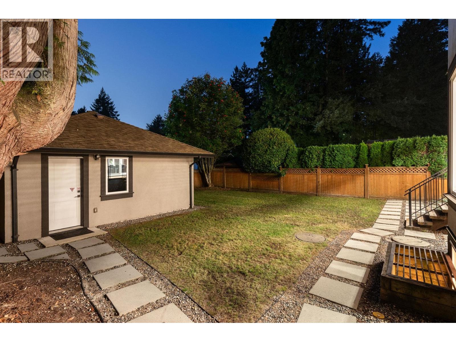 839 W 20th Street, North Vancouver, British Columbia  V7P 2B5 - Photo 38 - R3044743