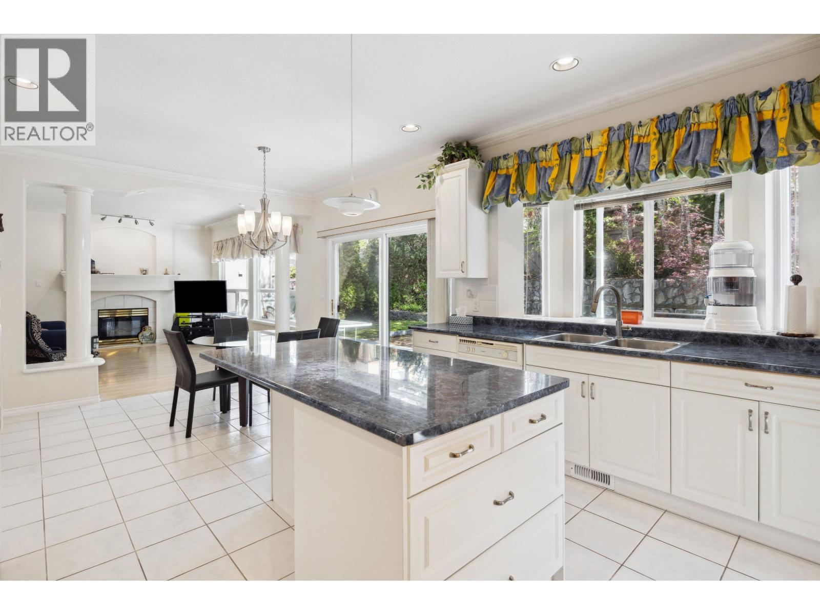 2525 Sapphire Place, Coquitlam, British Columbia  V3E 2Z1 - Photo 17 - R3044773