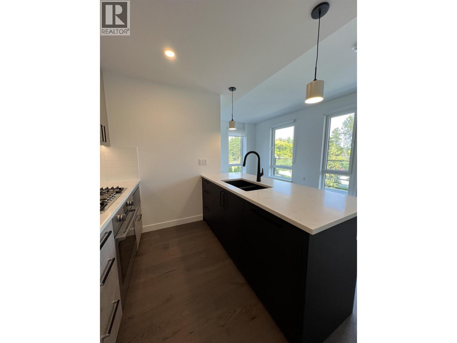 305 6859 Cambie Street, Vancouver, British Columbia  V6P 3H1 - Photo 2 - R3044758