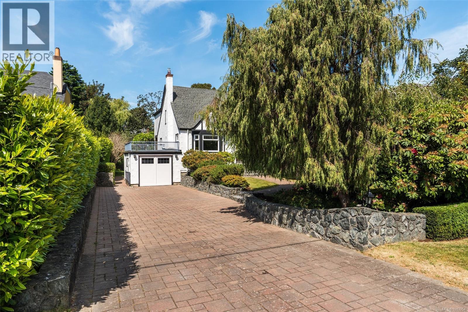 Property at 750 Island Rd image 5