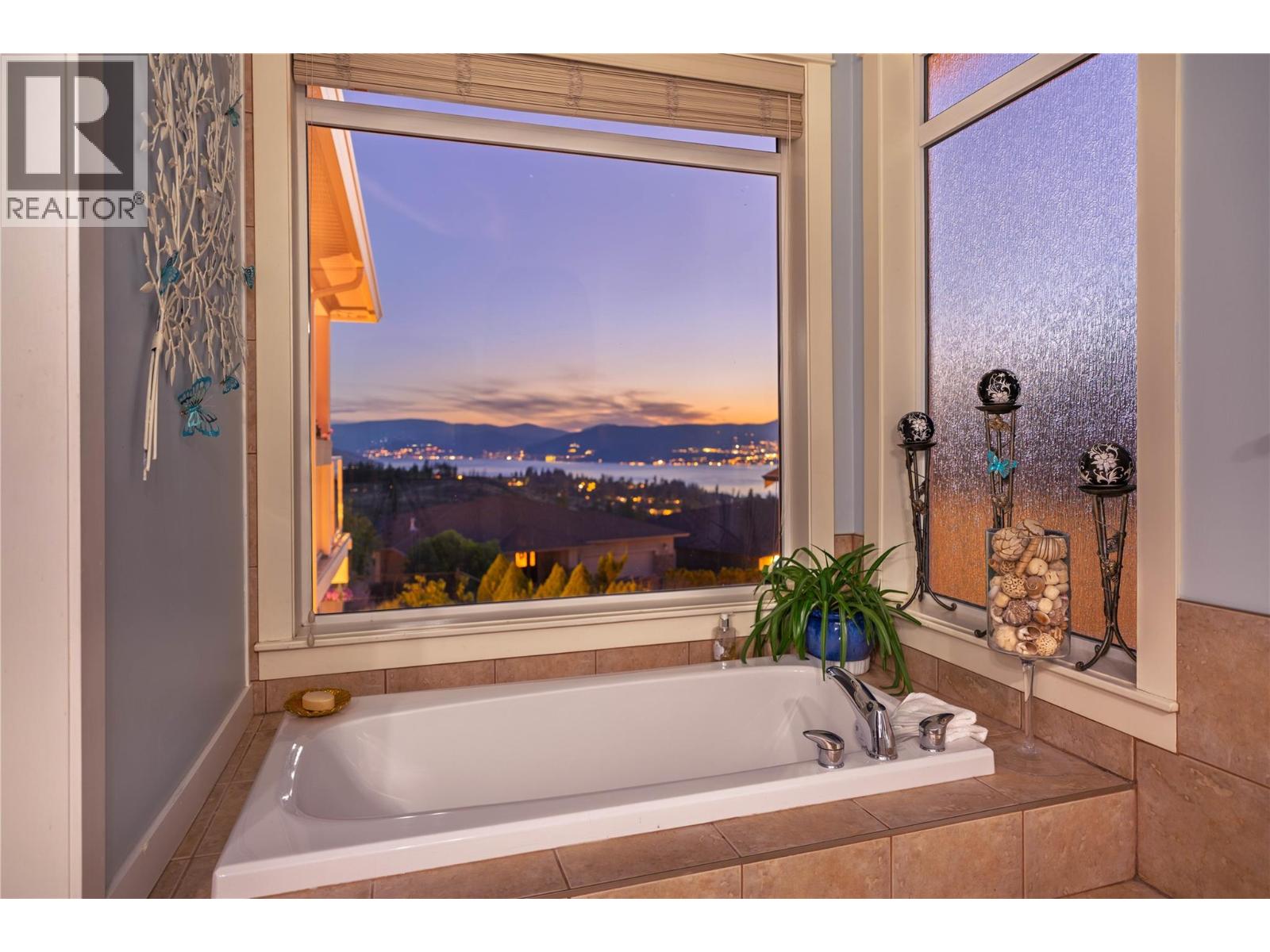 860 Kuipers Crescent, Kelowna, British Columbia  V1W 5B1 - Photo 25 - 10362018
