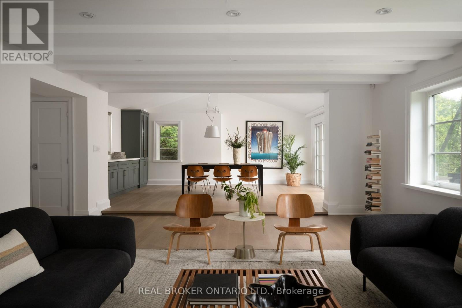 Property at 20 LASKAY LANE image 3