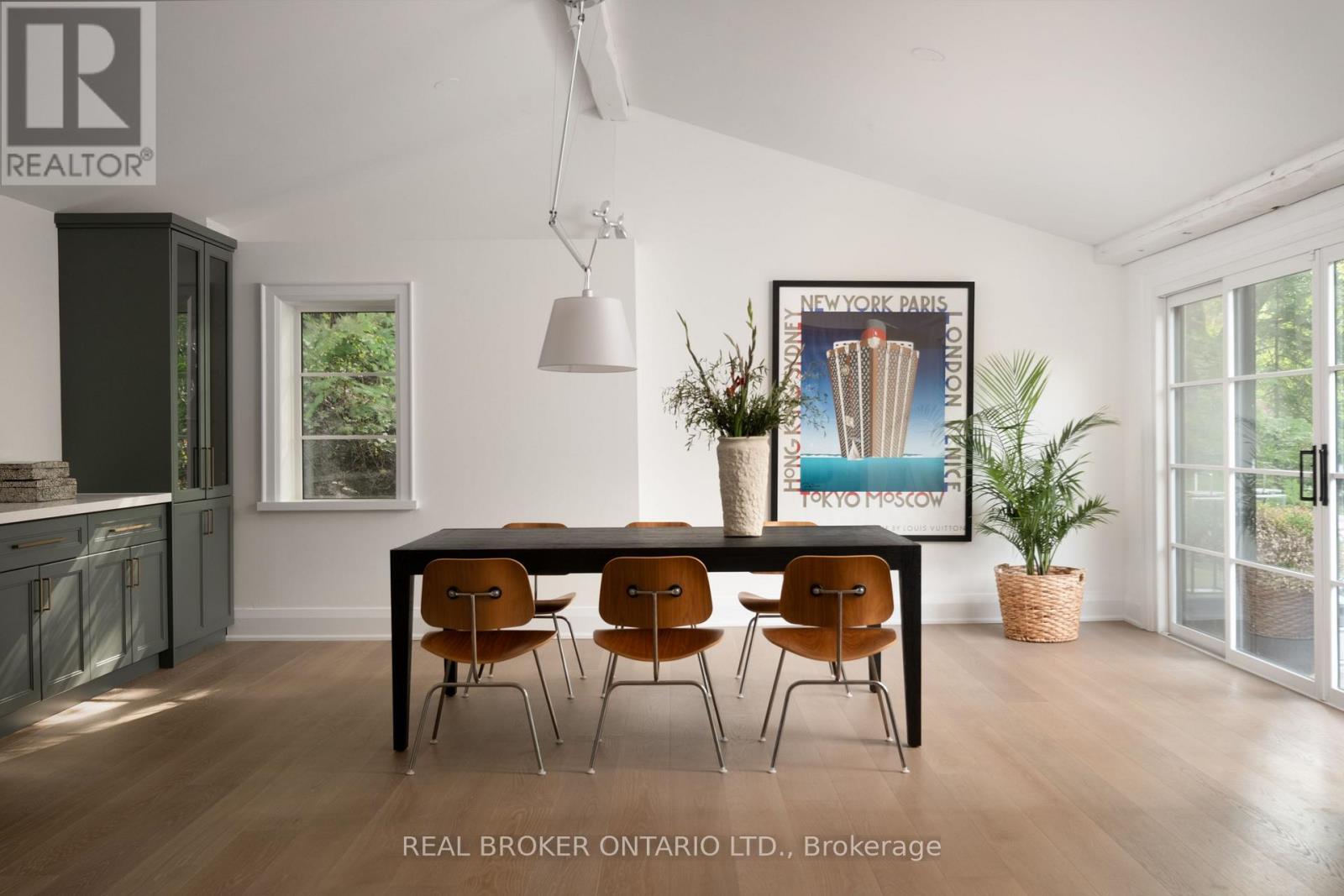 Property at 20 LASKAY LANE image 4