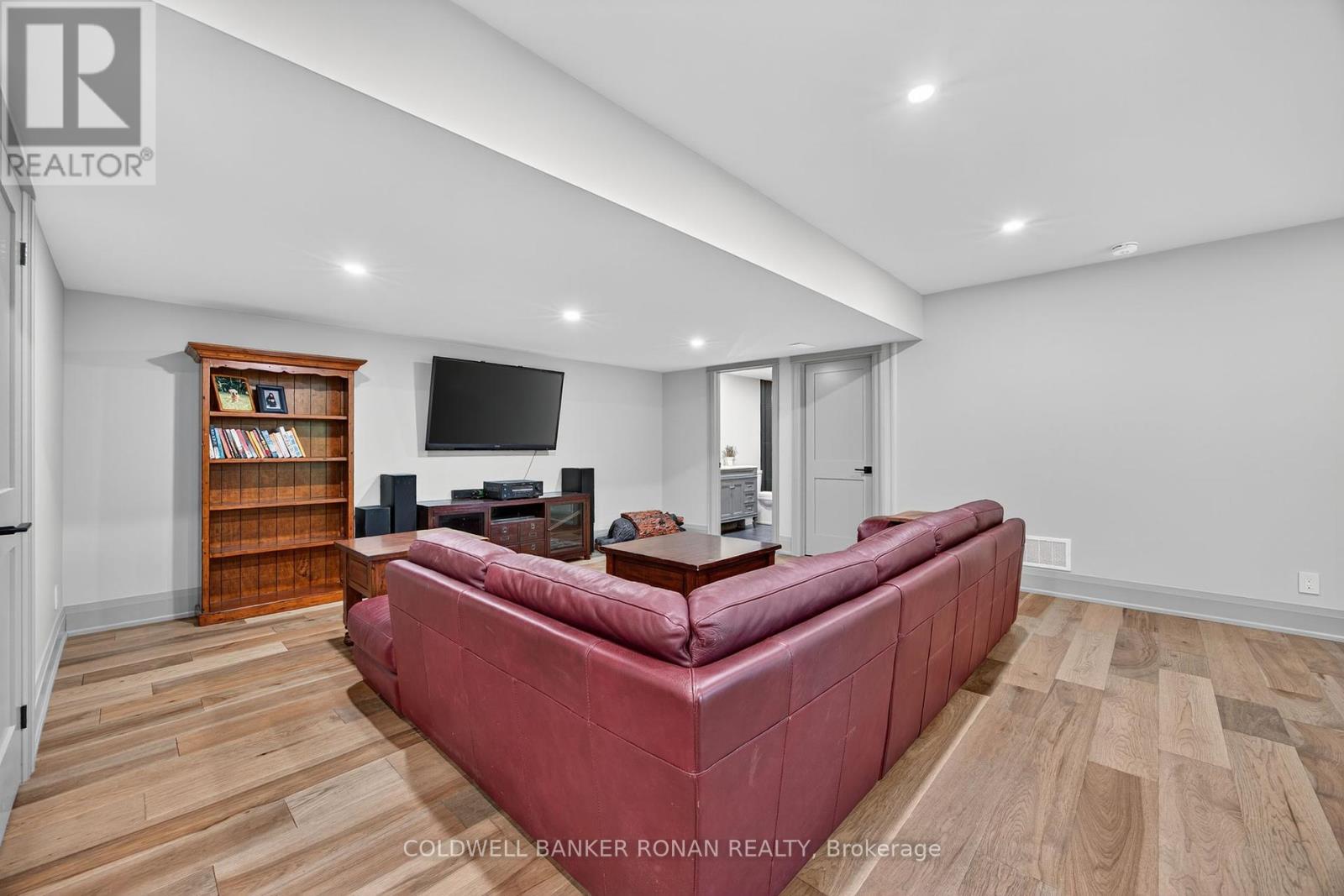 42 Elizabeth Street, New Tecumseth (Alliston), Ontario  L9R 1H7 - Photo 25 - N12389127