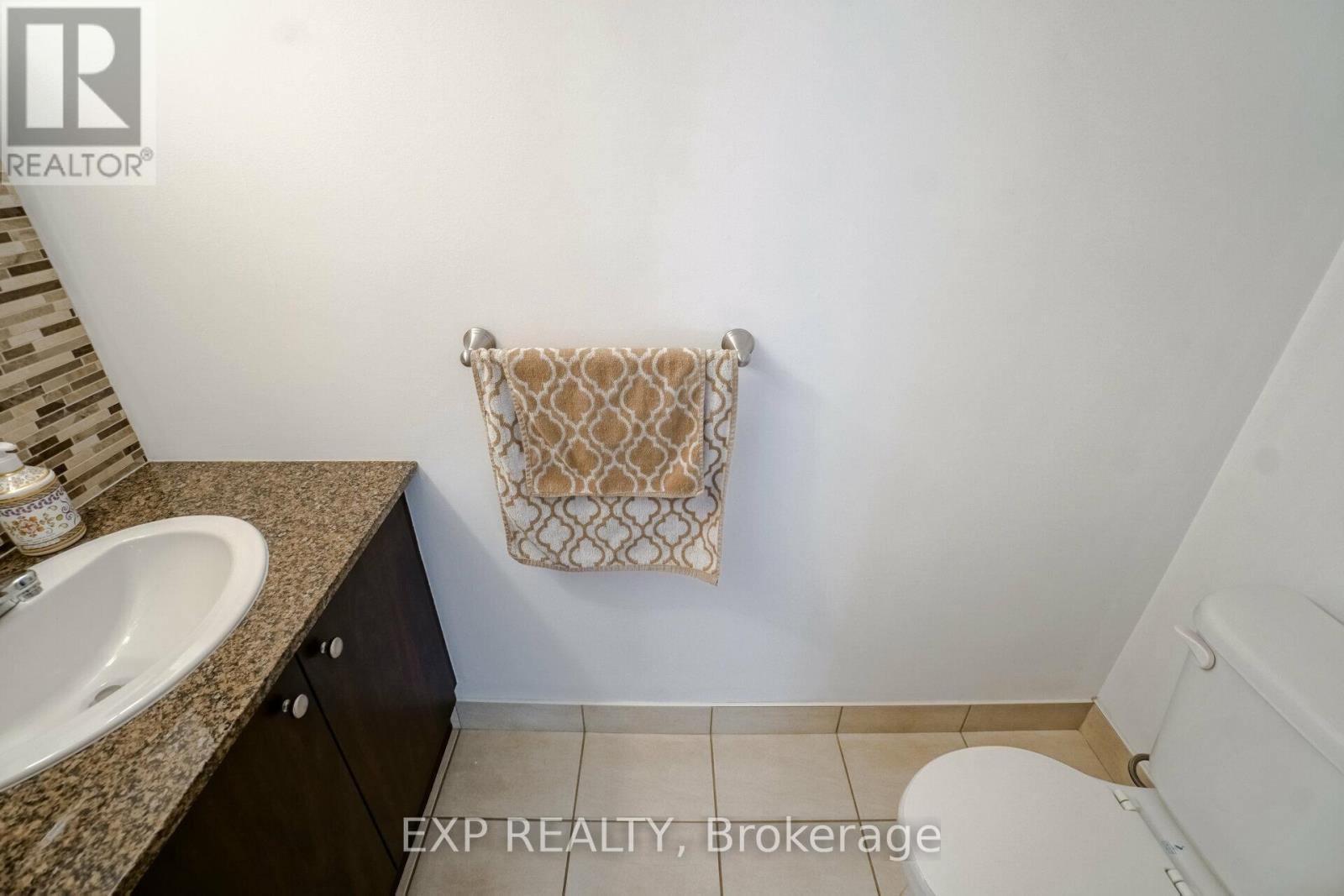 208 - 215 Queen Street E, Brampton, Ontario  L6W 0A9 - Photo 15 - W12389041