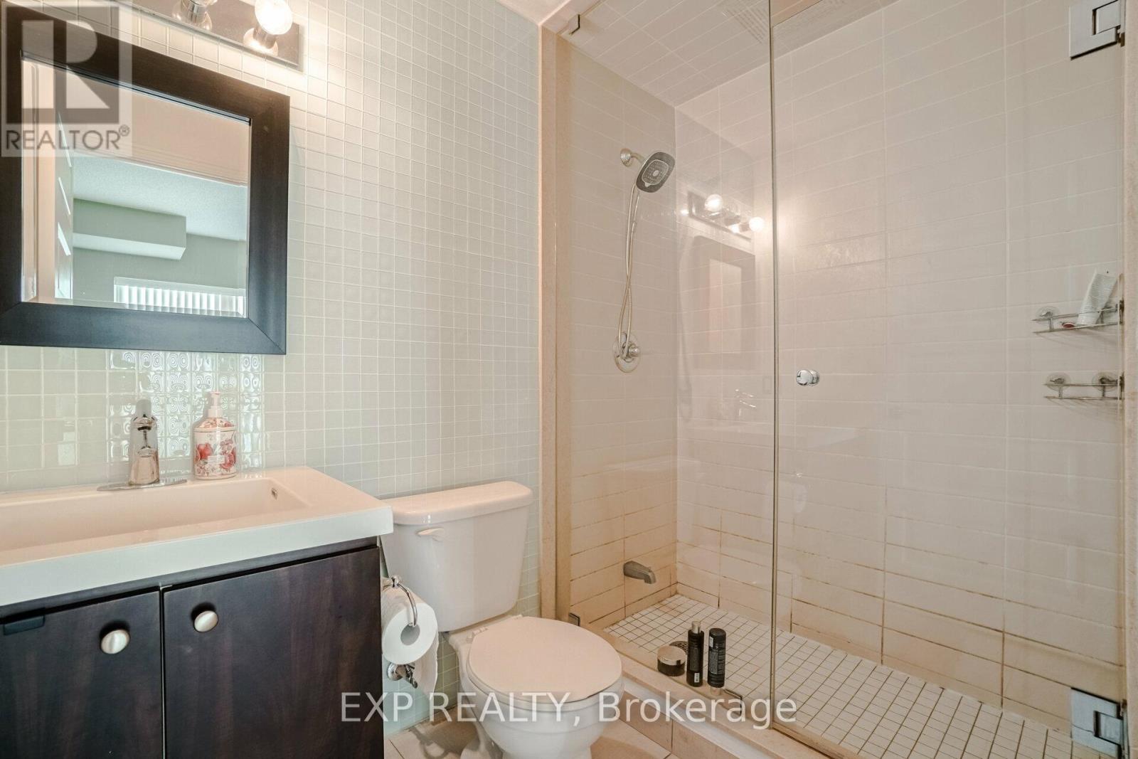 208 - 215 Queen Street E, Brampton, Ontario  L6W 0A9 - Photo 21 - W12389041