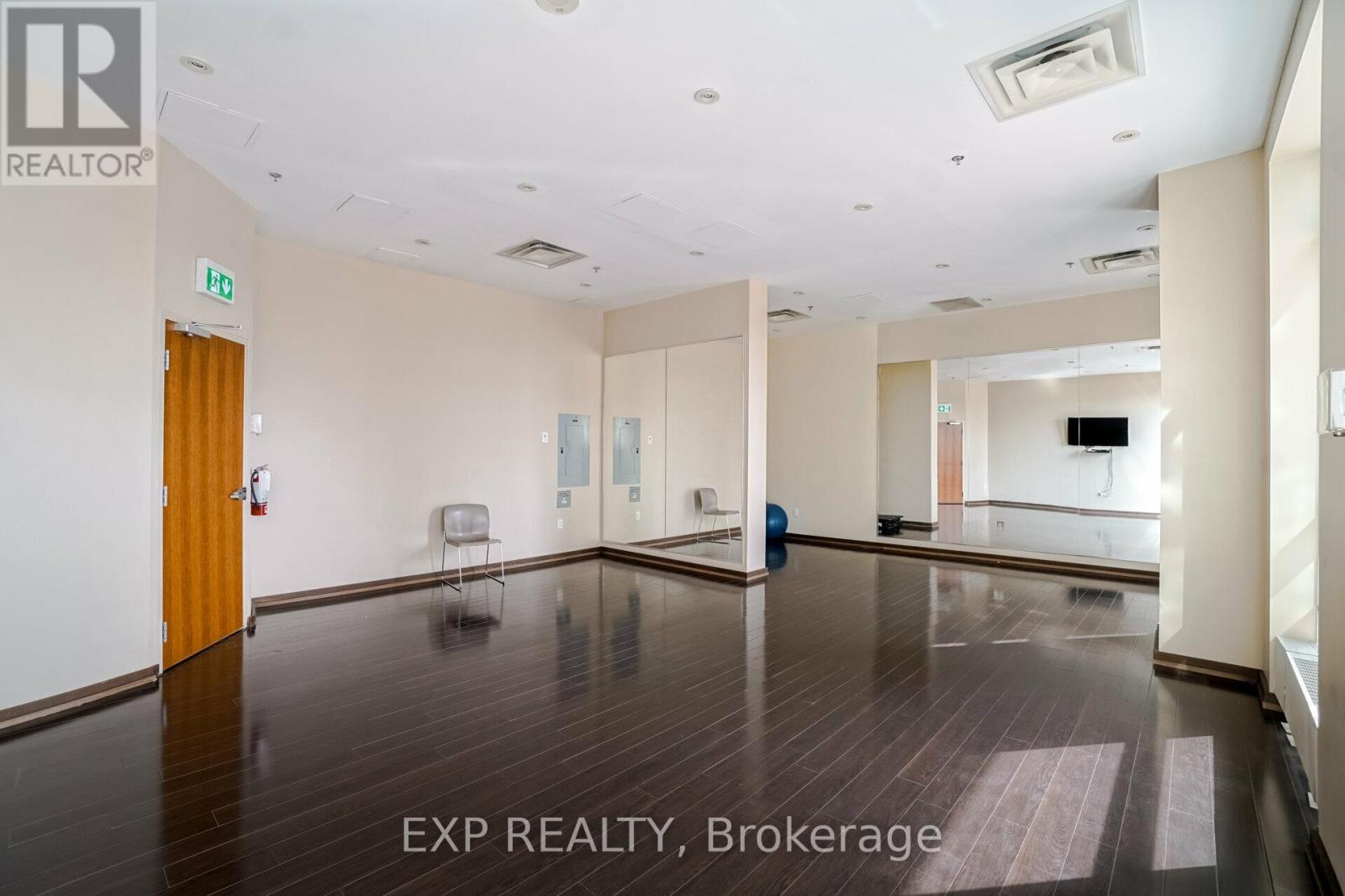 208 - 215 Queen Street E, Brampton, Ontario  L6W 0A9 - Photo 27 - W12389041