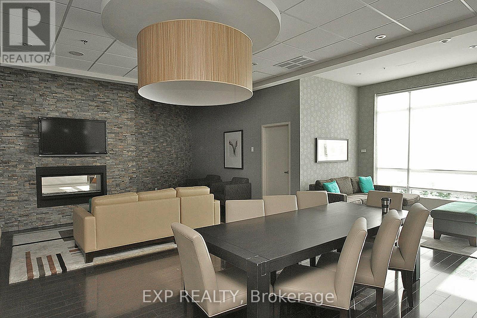 208 - 215 Queen Street E, Brampton, Ontario  L6W 0A9 - Photo 32 - W12389041