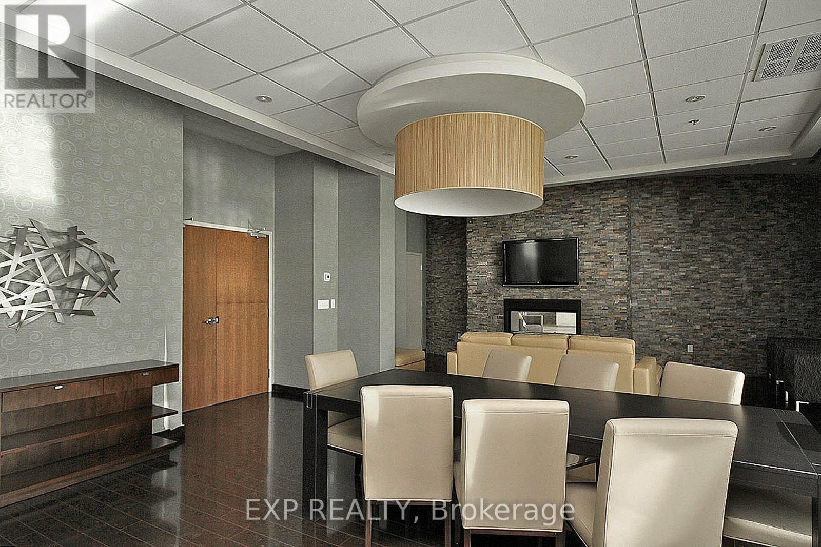 208 - 215 Queen Street E, Brampton, Ontario  L6W 0A9 - Photo 36 - W12389041